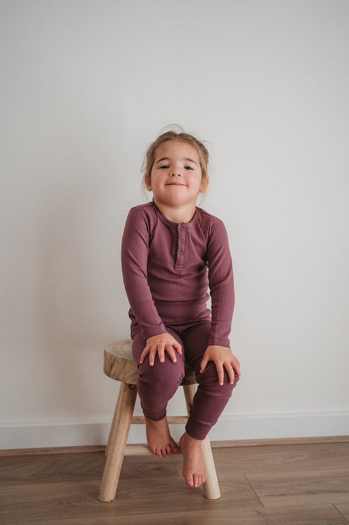 PLUM RIBBED LONG SLEEVED TOP