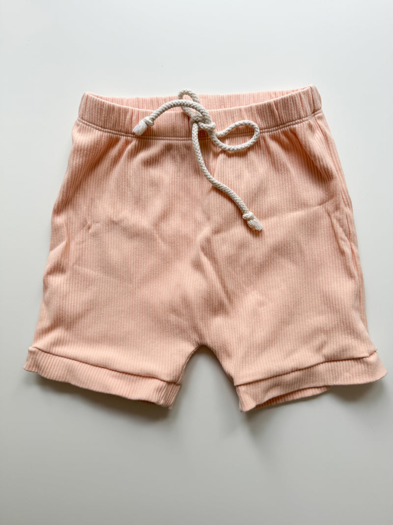 PRELOVED PEACH SHORTS 5-6YRS